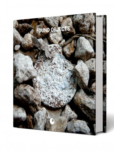 BOOK-MOCKUP-foundobjects2021-1